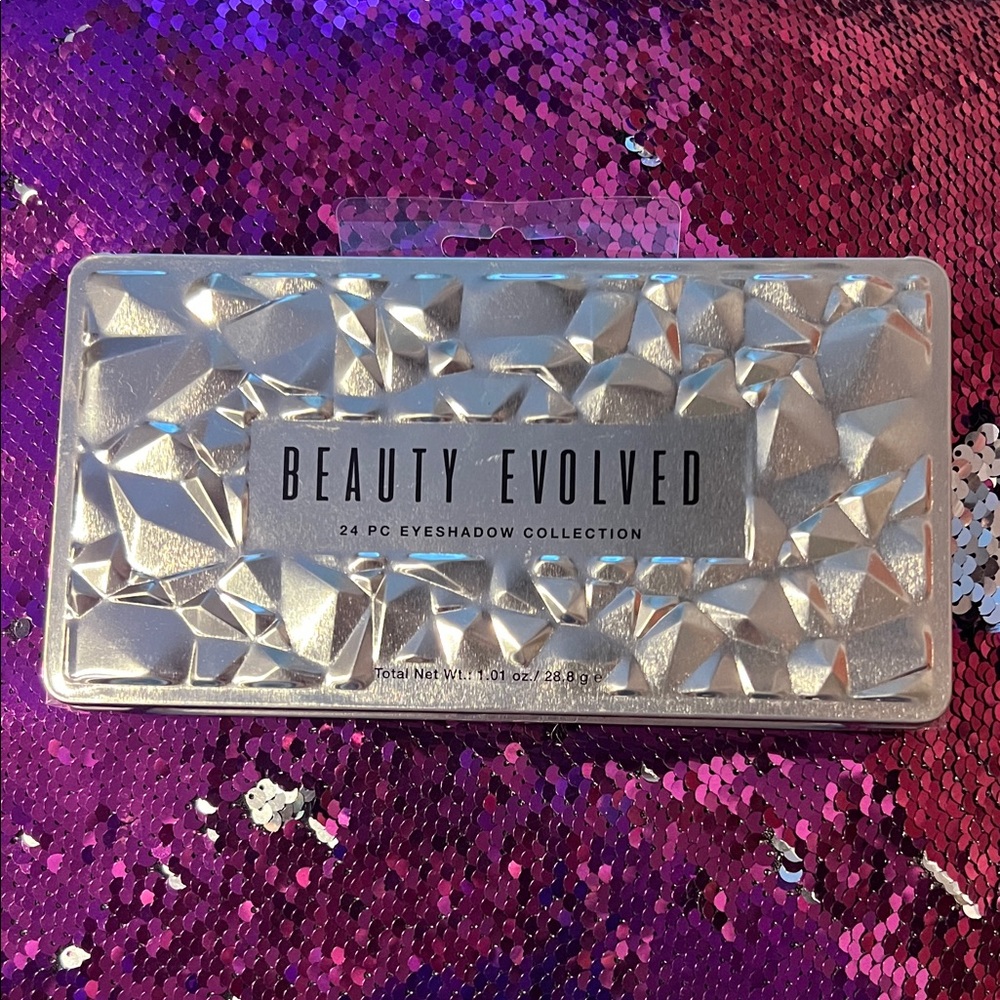 24-Pc Eyeshadow Palette - Silver